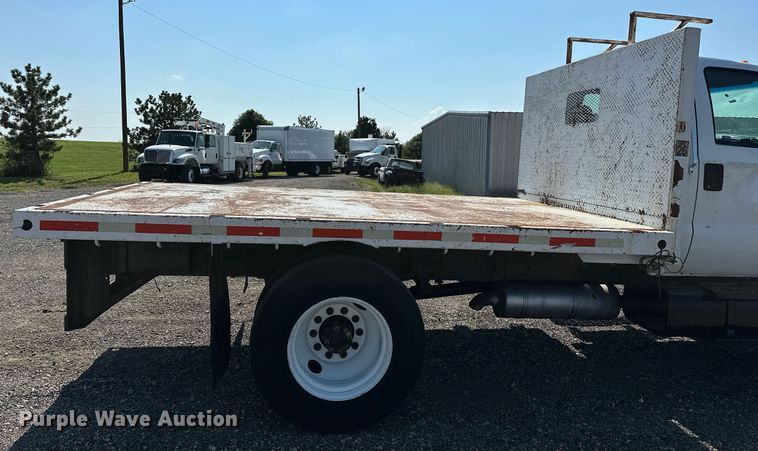 image for item NQ9353 2007 Ford F650 Super Duty  flatbed truck