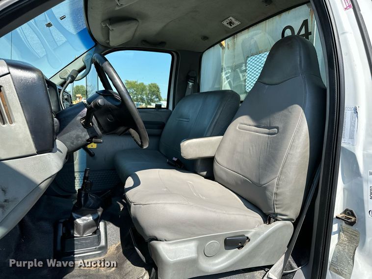 image for item NQ9353 2007 Ford F650 Super Duty  flatbed truck