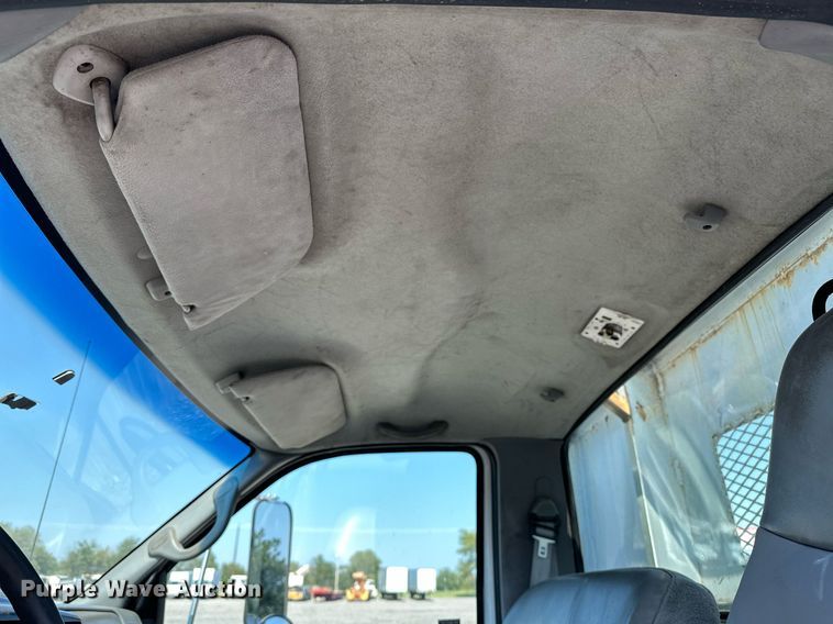 image for item NQ9353 2007 Ford F650 Super Duty  flatbed truck