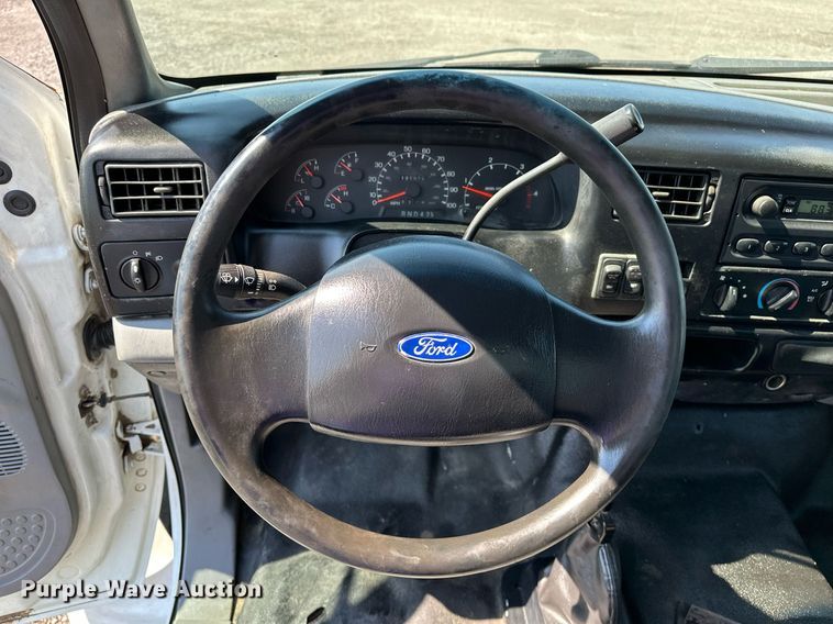 image for item NQ9353 2007 Ford F650 Super Duty  flatbed truck