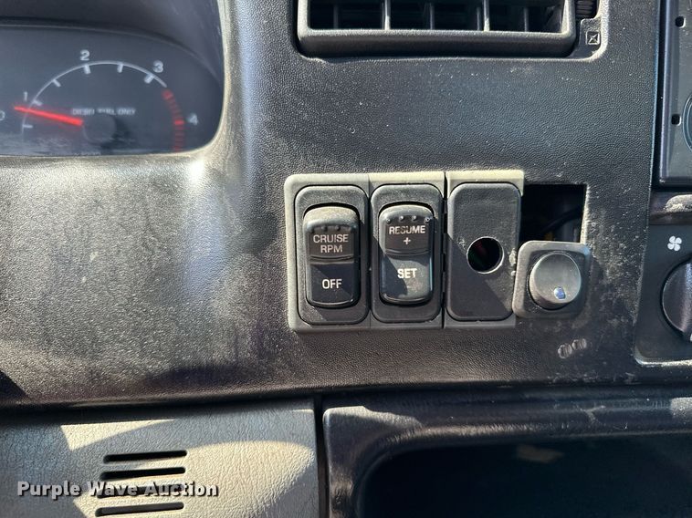 image for item NQ9353 2007 Ford F650 Super Duty  flatbed truck