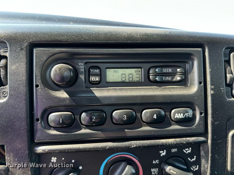 image for item NQ9353 2007 Ford F650 Super Duty  flatbed truck