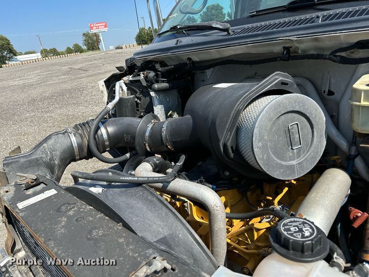 image for item NQ9353 2007 Ford F650 Super Duty  flatbed truck