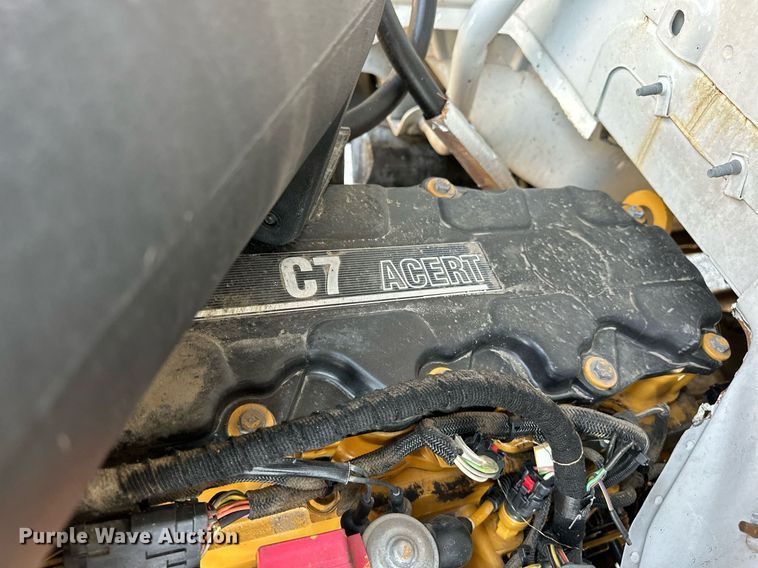 image for item NQ9353 2007 Ford F650 Super Duty  flatbed truck