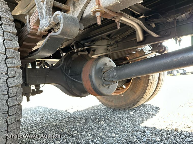 image for item NQ9353 2007 Ford F650 Super Duty  flatbed truck