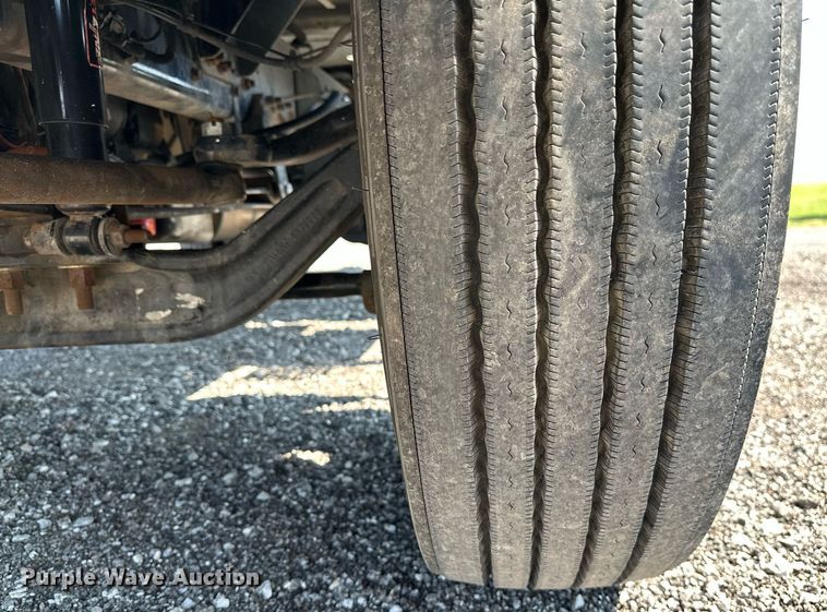 image for item NQ9353 2007 Ford F650 Super Duty  flatbed truck