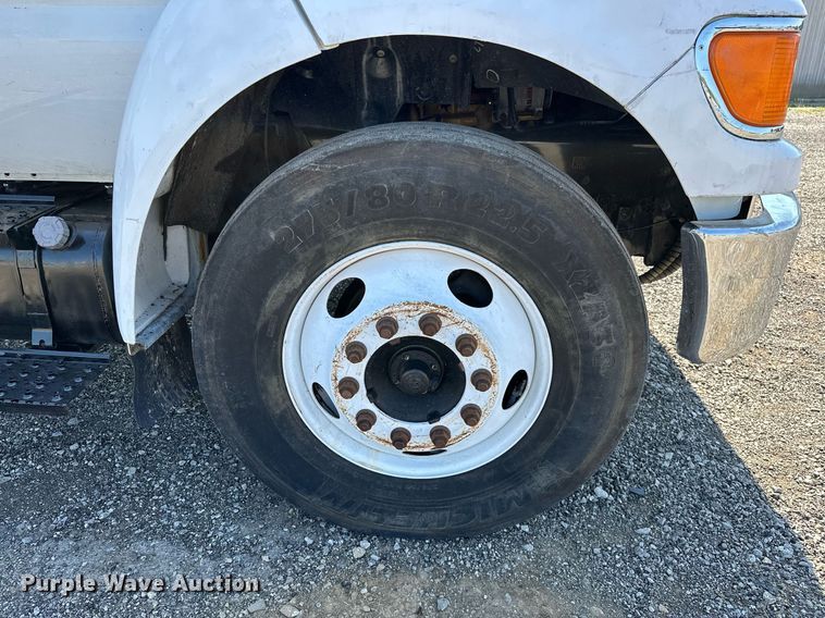 image for item NQ9353 2007 Ford F650 Super Duty  flatbed truck