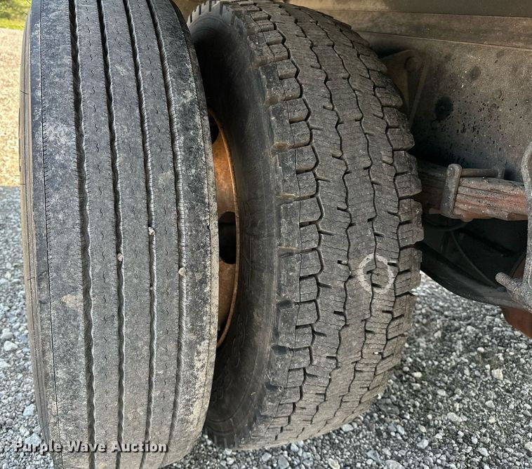 image for item NQ9353 2007 Ford F650 Super Duty  flatbed truck