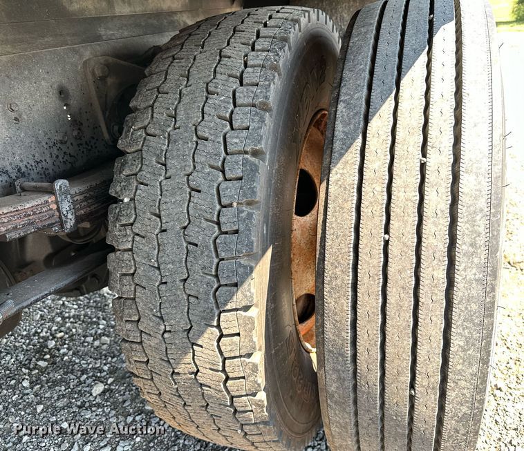 image for item NQ9353 2007 Ford F650 Super Duty  flatbed truck