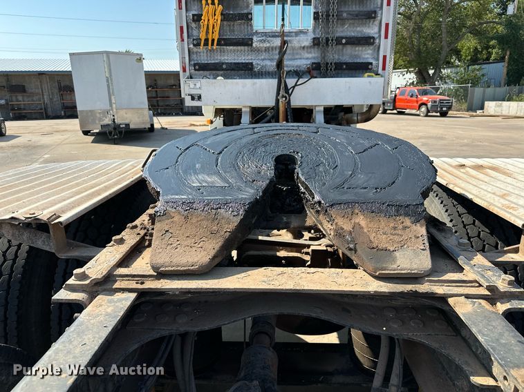 image for item NQ9362 2006 Mack CHN613  semi truck