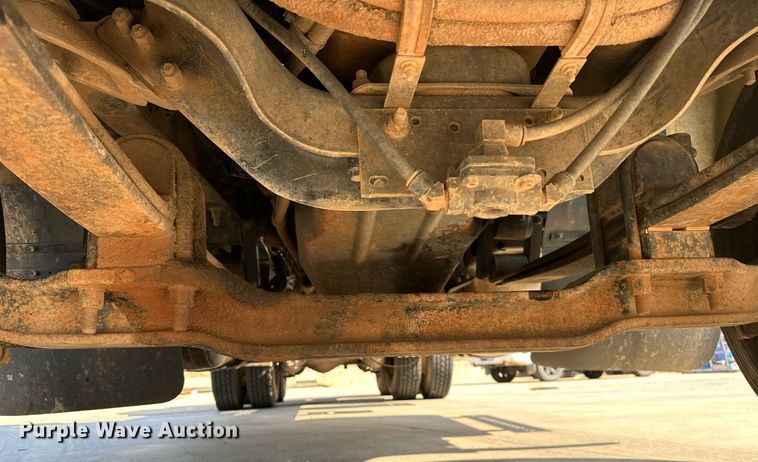 image for item NQ9362 2006 Mack CHN613  semi truck