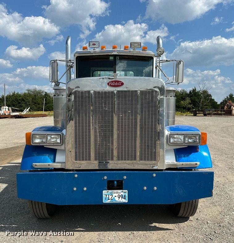 image for item NQ9363 1995 Peterbilt 379  semi truck