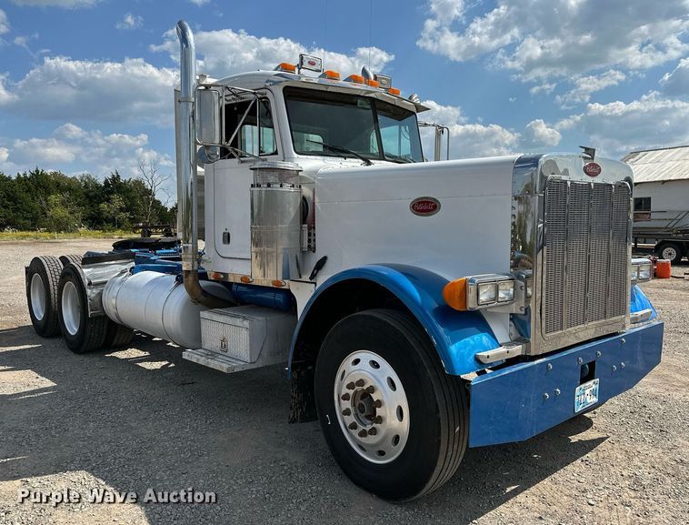 image for item NQ9363 1995 Peterbilt 379  semi truck