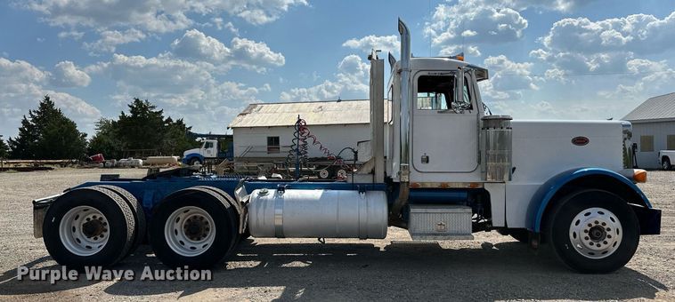 image for item NQ9363 1995 Peterbilt 379  semi truck