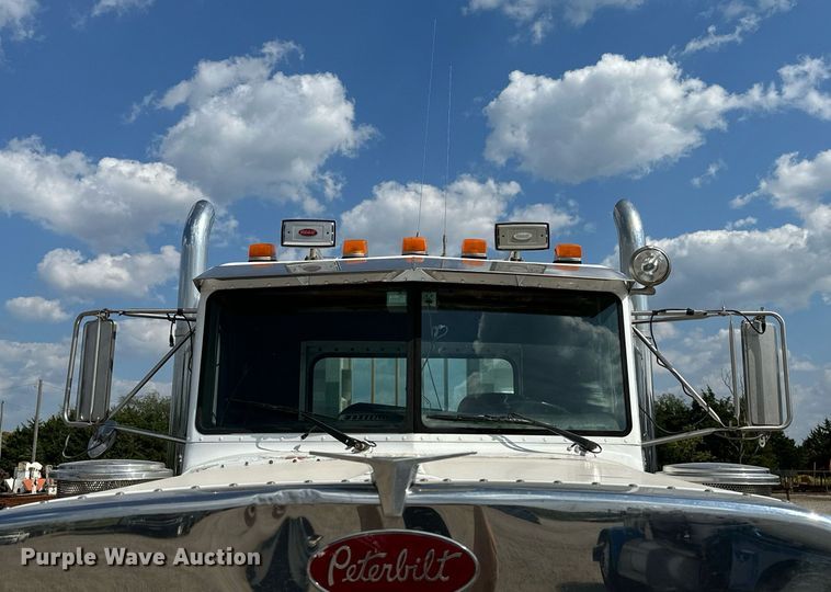 image for item NQ9363 1995 Peterbilt 379  semi truck