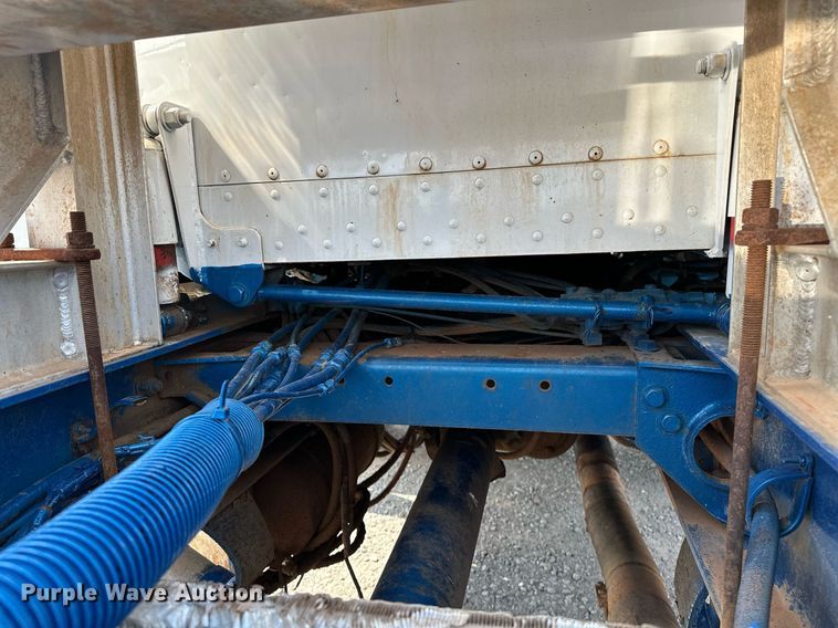 image for item NQ9363 1995 Peterbilt 379  semi truck