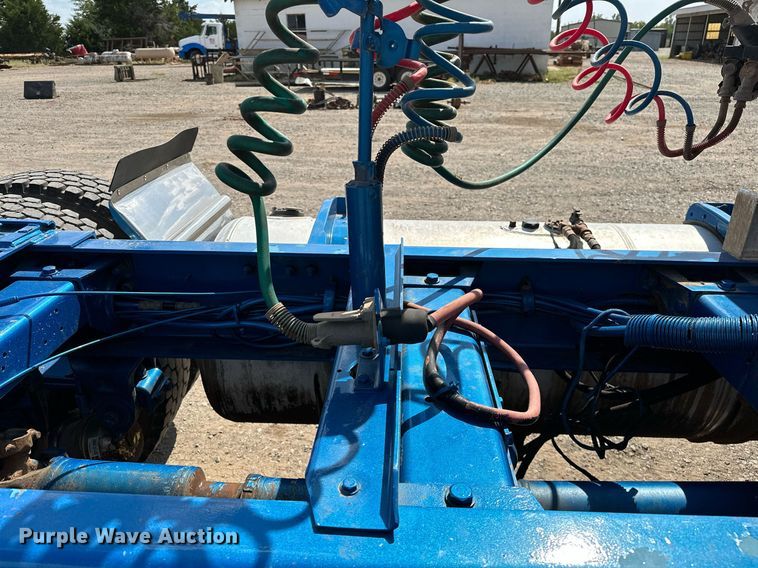 image for item NQ9363 1995 Peterbilt 379  semi truck