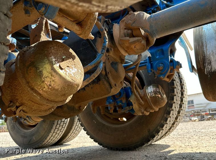 image for item NQ9363 1995 Peterbilt 379  semi truck