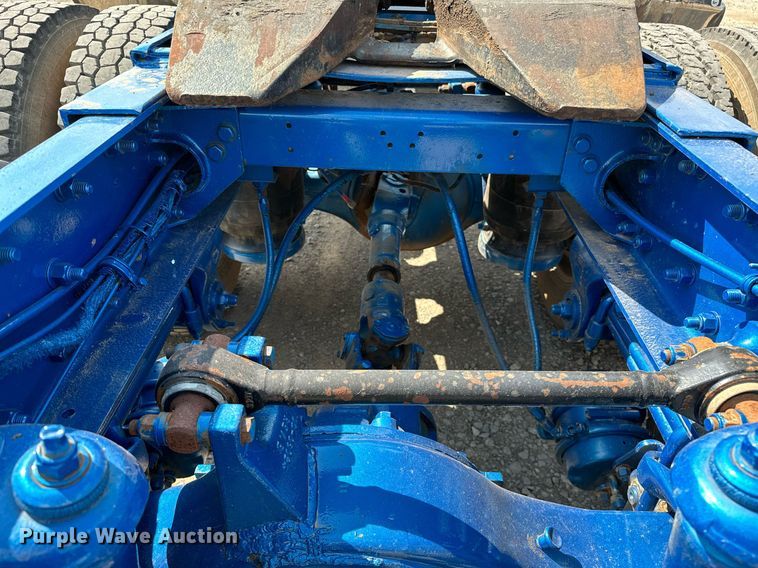 image for item NQ9363 1995 Peterbilt 379  semi truck