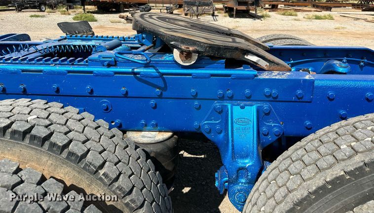 image for item NQ9363 1995 Peterbilt 379  semi truck