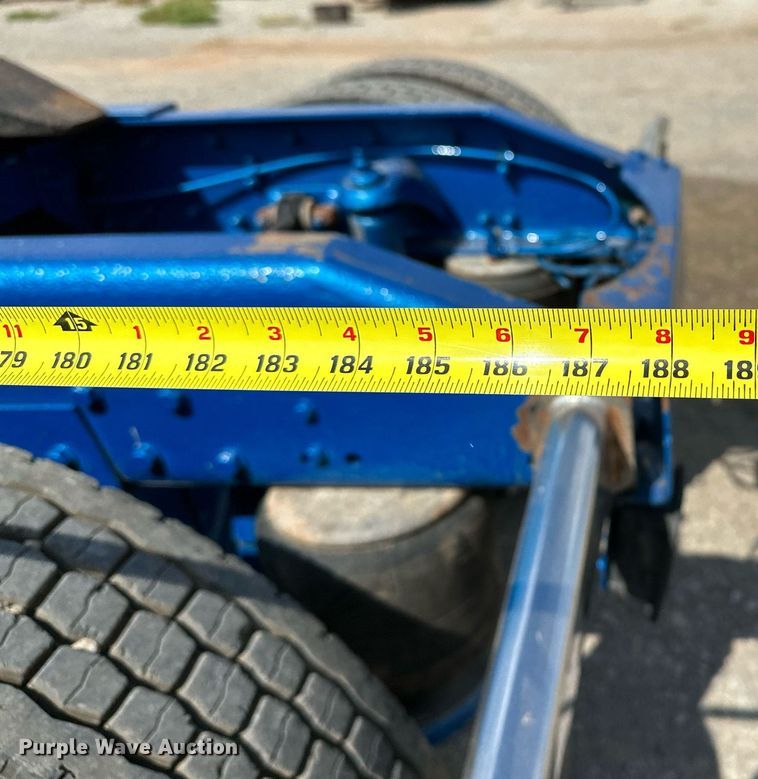 image for item NQ9363 1995 Peterbilt 379  semi truck