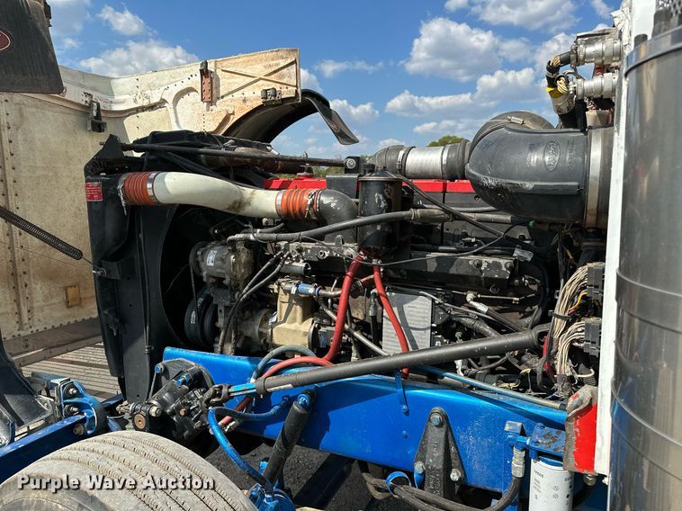 image for item NQ9363 1995 Peterbilt 379  semi truck