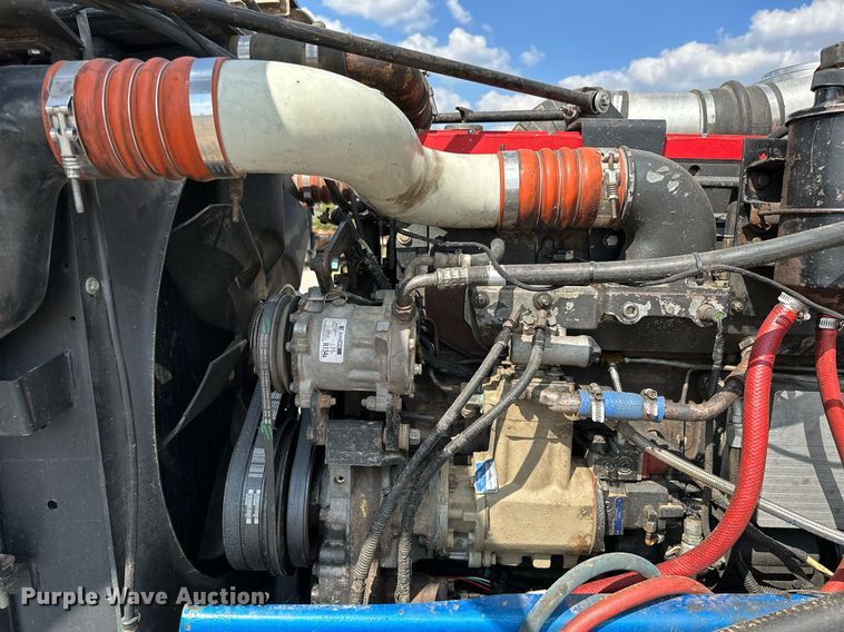 image for item NQ9363 1995 Peterbilt 379  semi truck