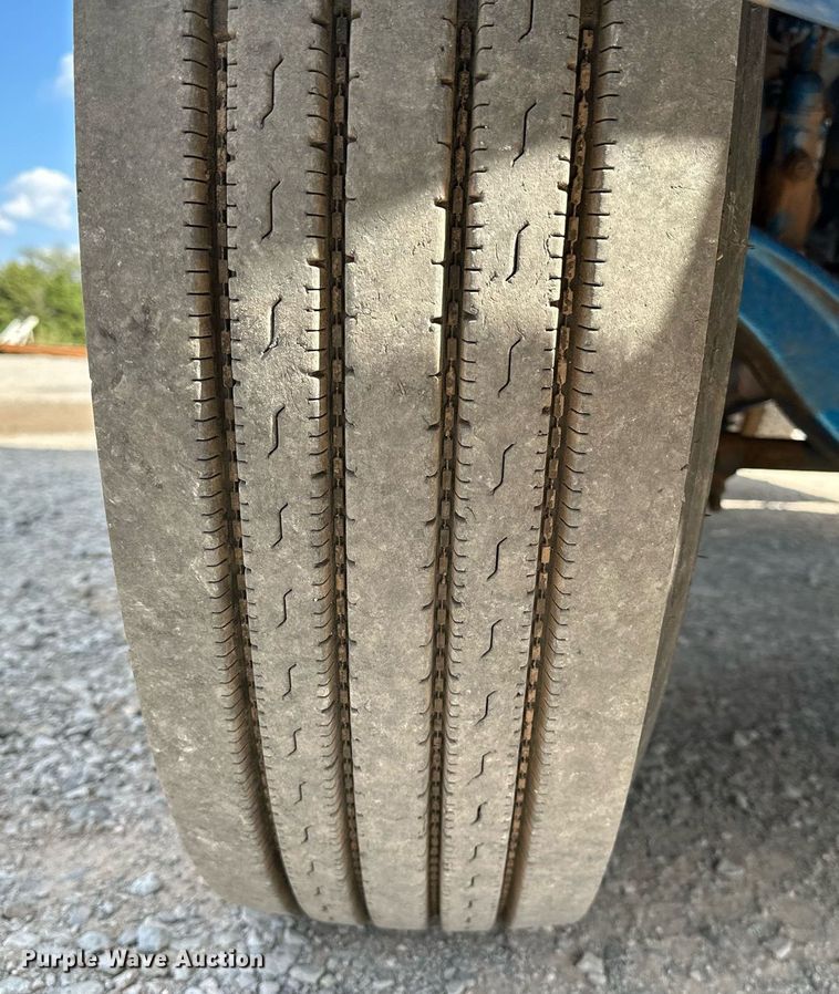 image for item NQ9363 1995 Peterbilt 379  semi truck