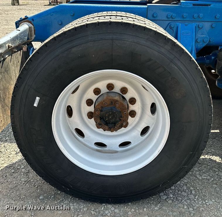 image for item NQ9363 1995 Peterbilt 379  semi truck