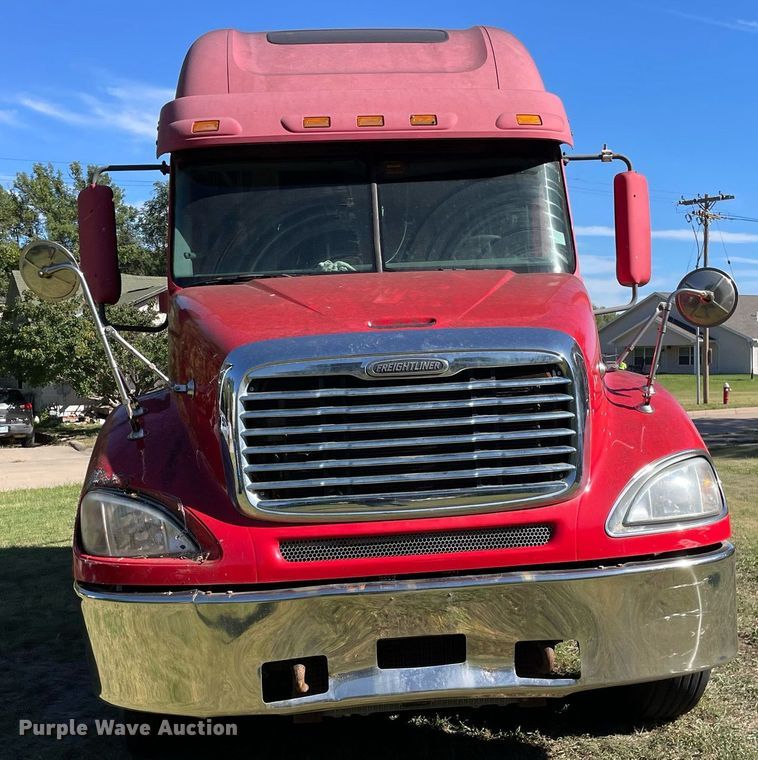 image for item NX9772 2006 Freightliner Columbia  semi truck