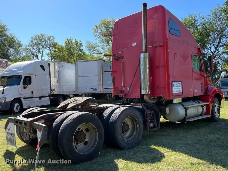 image for item NX9772 2006 Freightliner Columbia  semi truck
