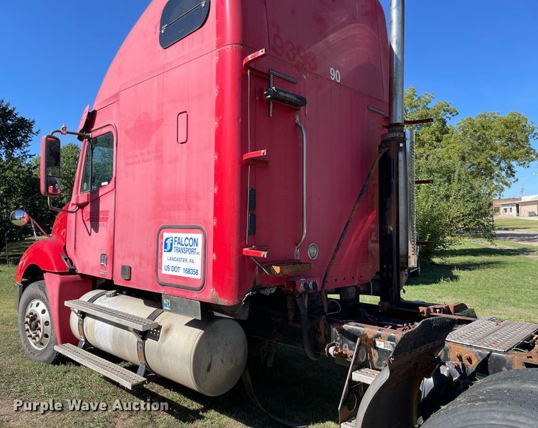 image for item NX9772 2006 Freightliner Columbia  semi truck