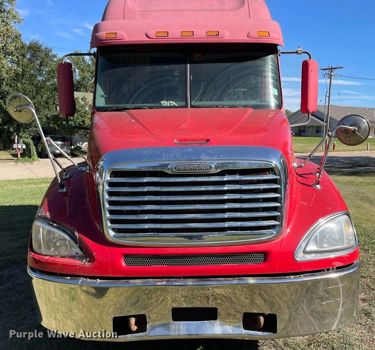 image for item NX9772 2006 Freightliner Columbia  semi truck