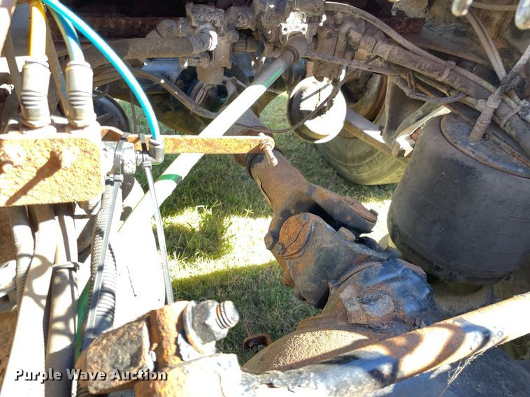 image for item NX9772 2006 Freightliner Columbia  semi truck