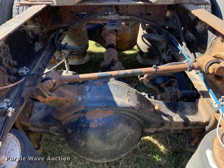 image for item NX9772 2006 Freightliner Columbia  semi truck