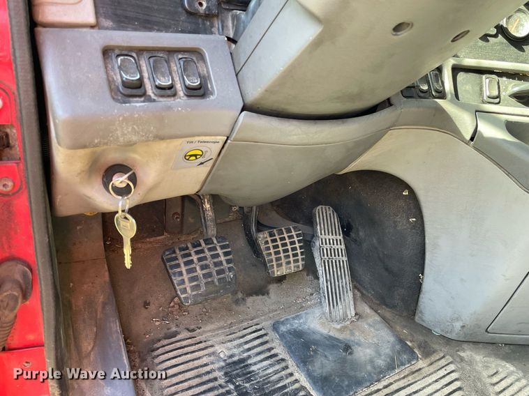 image for item NX9772 2006 Freightliner Columbia  semi truck