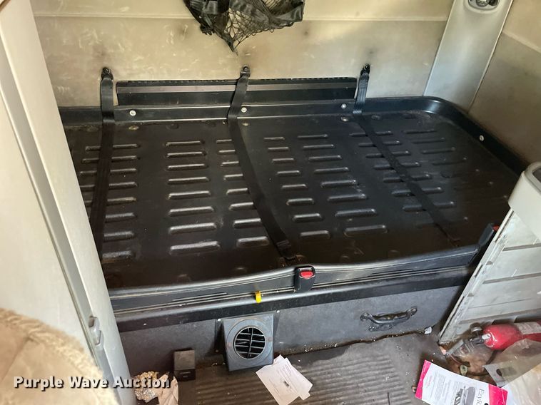 image for item NX9772 2006 Freightliner Columbia  semi truck