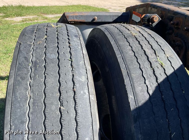 image for item NX9772 2006 Freightliner Columbia  semi truck