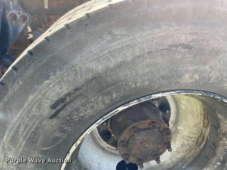 image for item NX9772 2006 Freightliner Columbia  semi truck