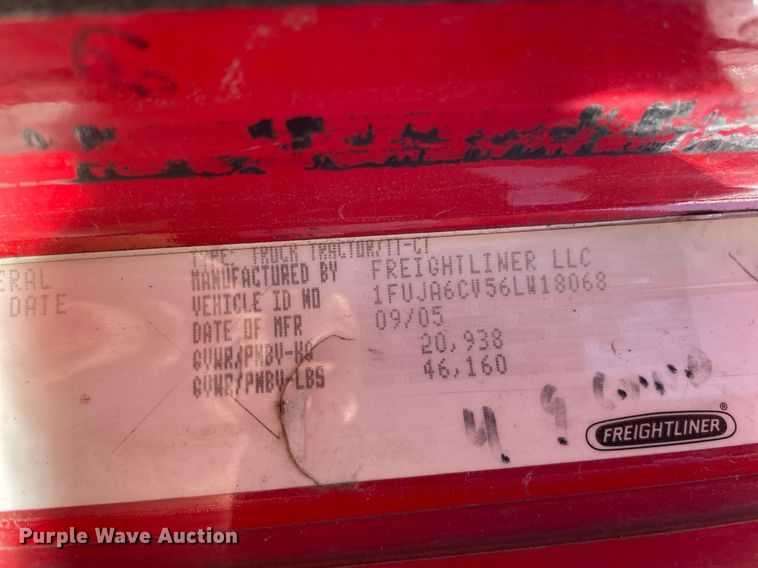 image for item NX9772 2006 Freightliner Columbia  semi truck