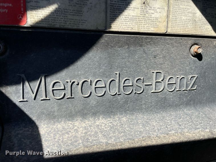 image for item NX9777 2004 Freightliner Century Class S/T  semi truck