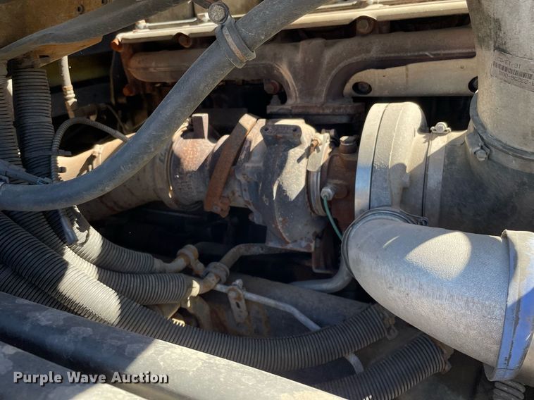 image for item NX9777 2004 Freightliner Century Class S/T  semi truck