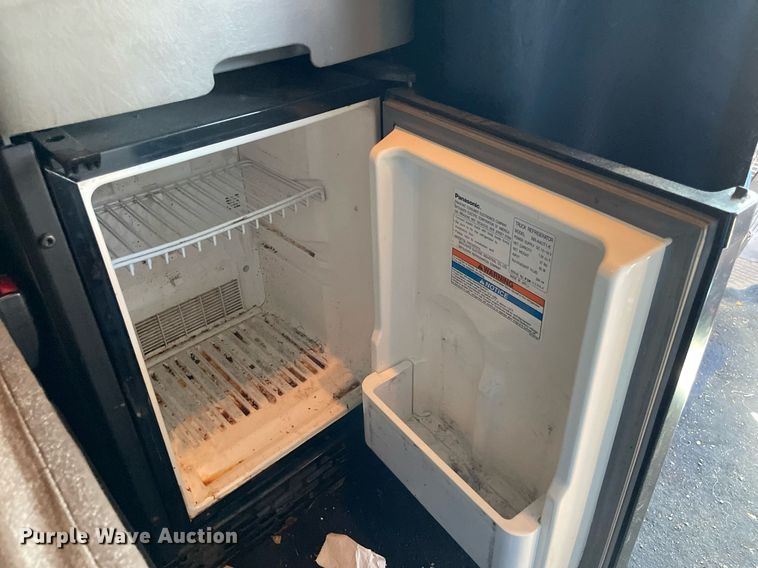 image for item NX9777 2004 Freightliner Century Class S/T  semi truck