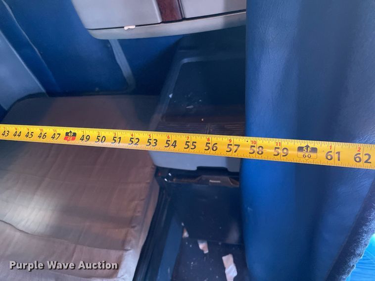 image for item NX9777 2004 Freightliner Century Class S/T  semi truck