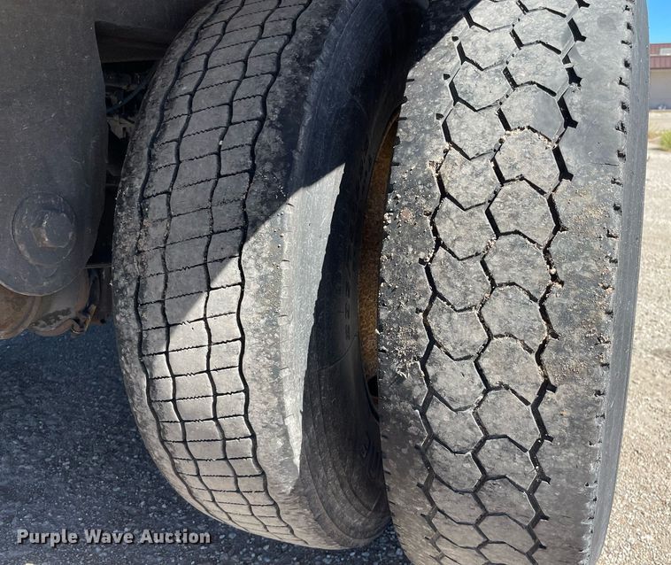 image for item NX9779 2007 Wabash  refrigerated van trailer