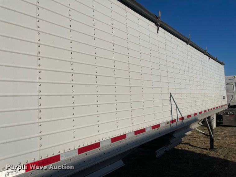 image for item NX9802 2017 Wilson DWH-650  grain trailer