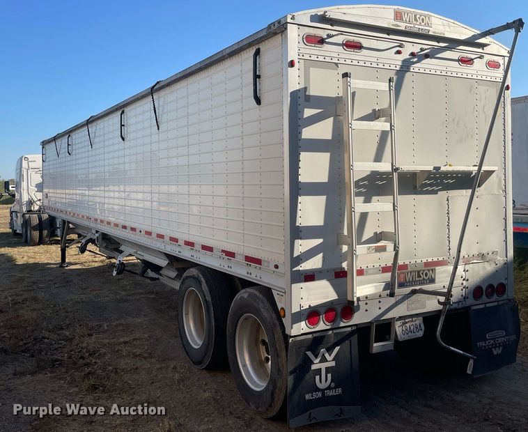 image for item NX9802 2017 Wilson DWH-650  grain trailer