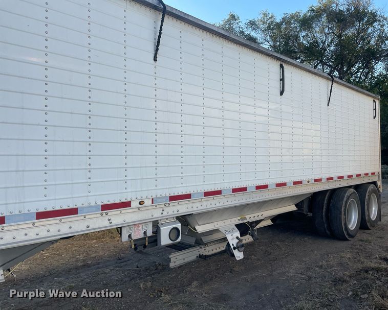 image for item NX9802 2017 Wilson DWH-650  grain trailer
