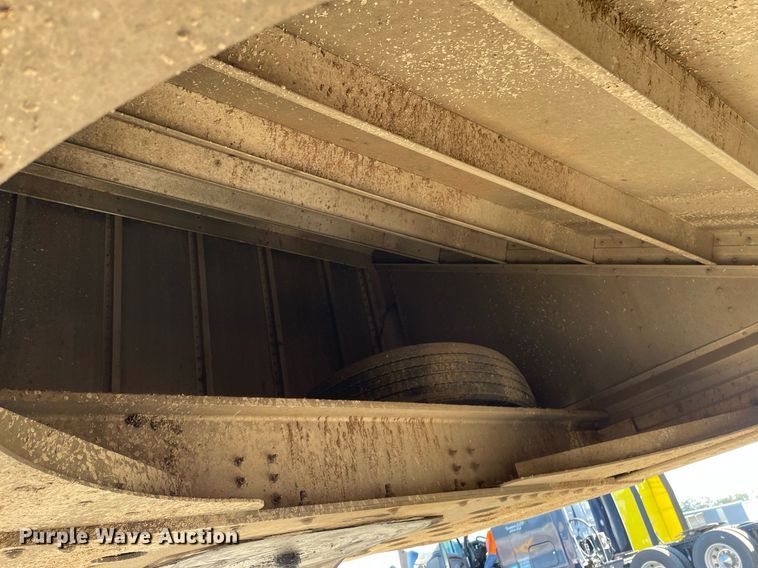 image for item NX9802 2017 Wilson DWH-650  grain trailer