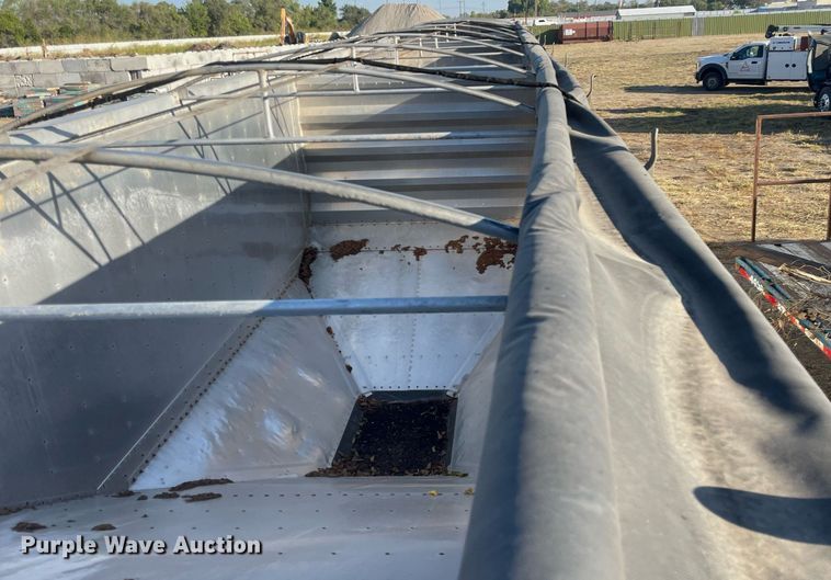 image for item NX9802 2017 Wilson DWH-650  grain trailer